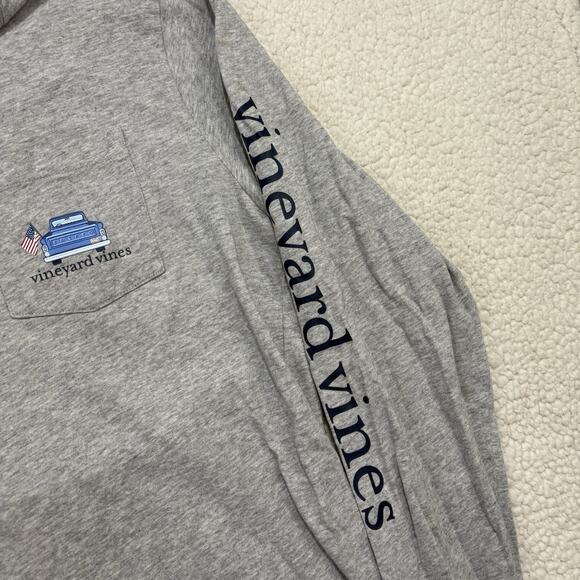 Vineyard Vines T Shirt Mens M Gray USA Flag Football Truck Long Sleeve Crew Neck - Picture 5 of 7